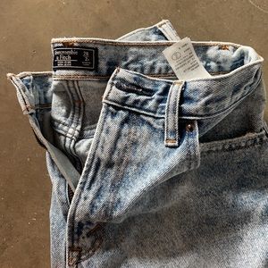 Abercrombie high waisted mom jean (petite)